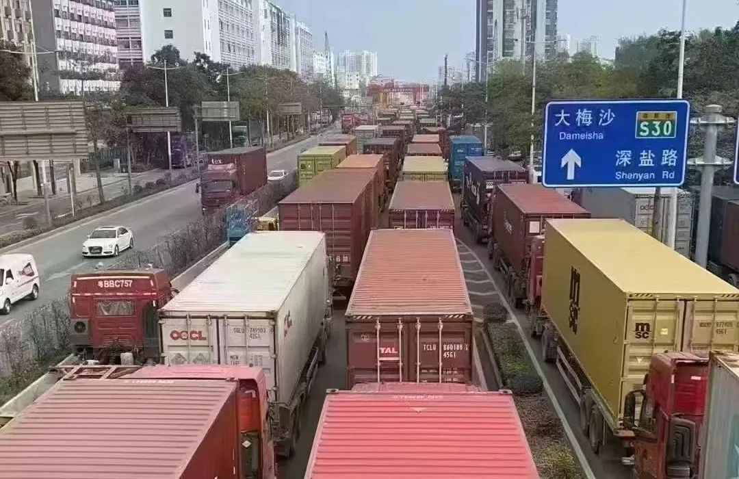 春节邻近爆舱甩柜、海运拖车运费暴涨_为什么拖车价钱年底总是涨价?
