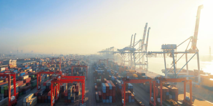 "稳外贸"多个口岸码头宣布重箱免费堆存，，，堆场近期也不得涨价