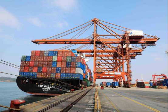 内贸水路运输：：：本钱与绿色的优势，，，及速率的挑战