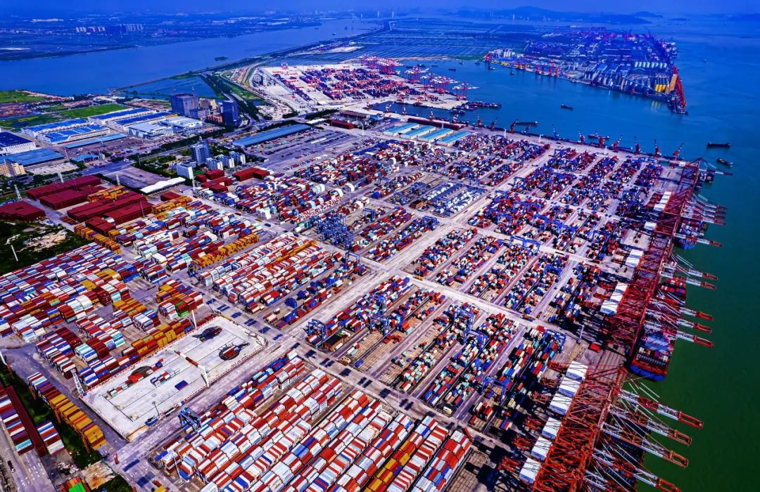 集装箱海运航运业走向正；孽杈镀獒黄